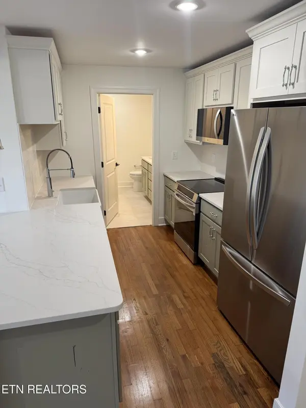 2724 E Magnolia Ave #404, Knoxville, TN 37914