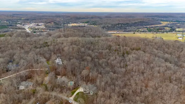 1028 Champion Hills Dr, Kingston Springs, TN 37082