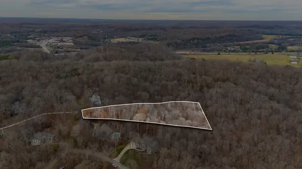 1028 Champion Hills Dr, Kingston Springs, TN 37082