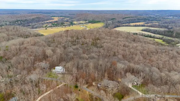 1028 Champion Hills Dr, Kingston Springs, TN 37082