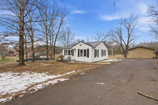 3011 Green Hill Dr, Centerville, TN 37033