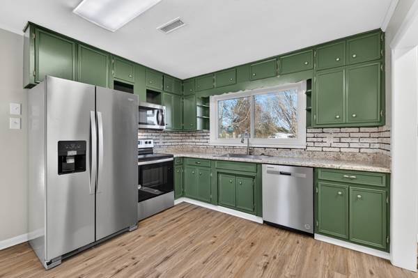 8 Prospect Rd, Fayetteville, TN 37334