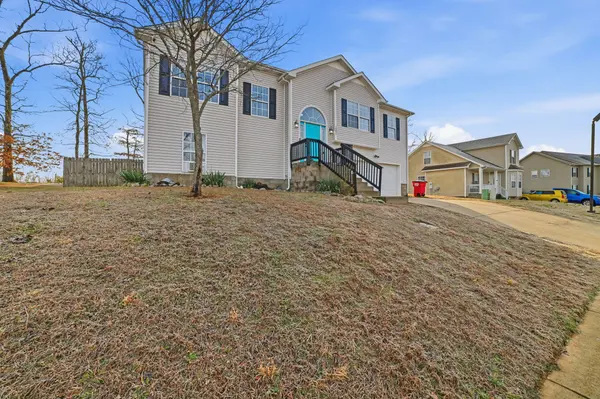 1391 Constitution Dr, Clarksville, TN 37042