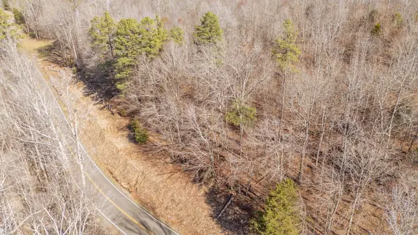 3310 HOLLAND CREEK RD, Savannah, TN 38372