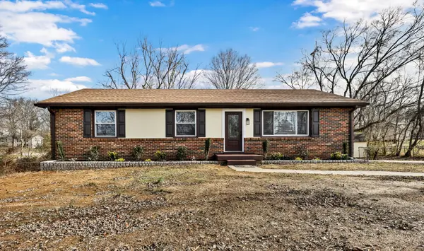 139 W Regent Dr, Clarksville, TN 37043