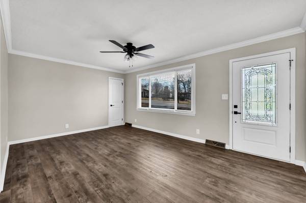 139 W Regent Dr, Clarksville, TN 37043