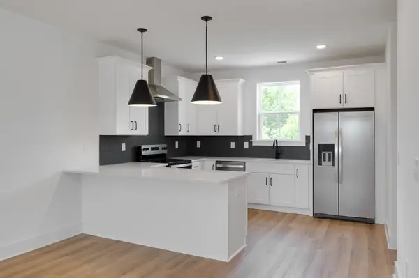 3300 Conviser Dr, Nashville, TN 37207