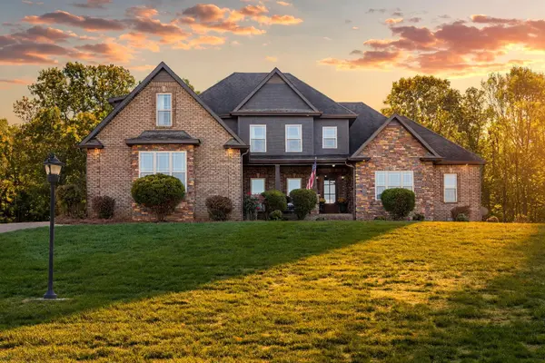 2142 Trieste Trl, Adams, TN 37010