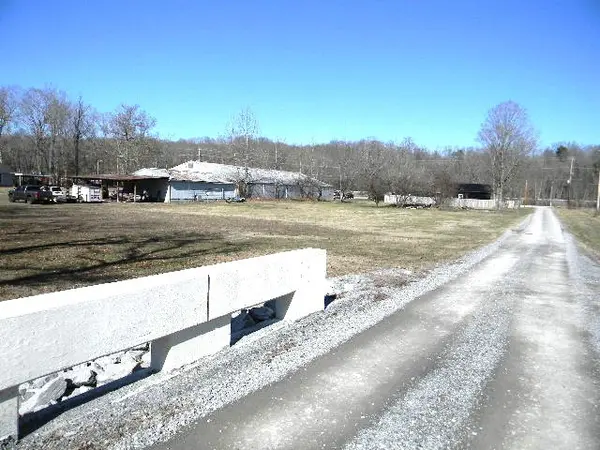 2765 Highway 70 #E, Waverly, TN 37185