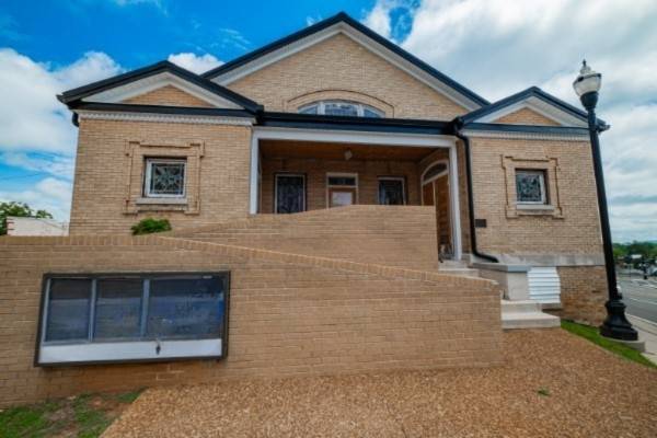 117 1st Ave #NE, Winchester, TN 37398