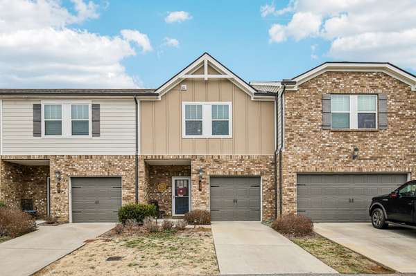 429 Palmetto Dr, Columbia, TN 38401