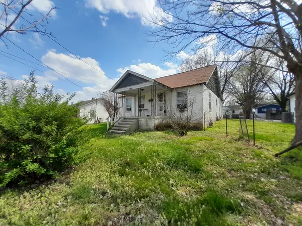 218 E 16th St, Columbia, TN 38401