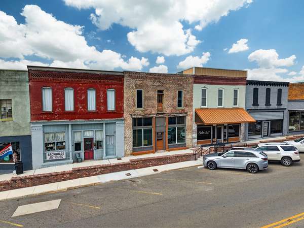 213 Main Ave #S, Fayetteville, TN 37334