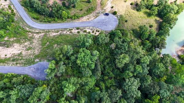 9 Stone Cove Way, Dandridge, TN 37725
