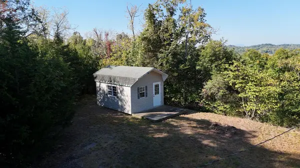 23 Caywood Rd, Dandridge, TN 37725