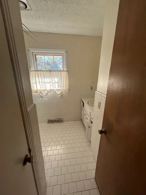 8 McKendree Cir, Hermitage, TN 37076