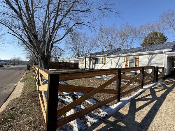 306 Johnson St, Lawrenceburg, TN 38464