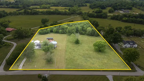 392 Adams Rd, Shelbyville, TN 37160