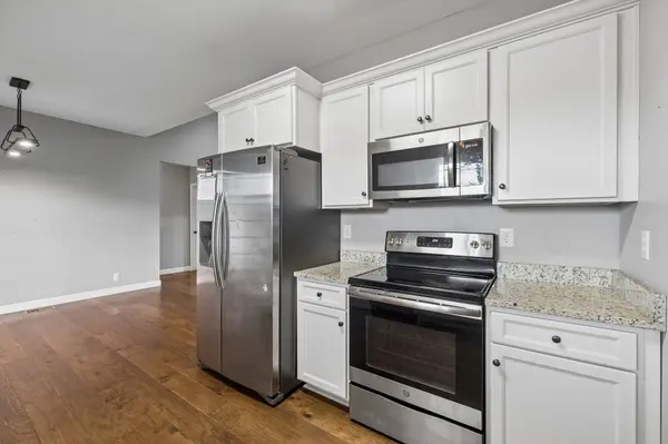 809 Hooper Rd, Charlotte, TN 37036
