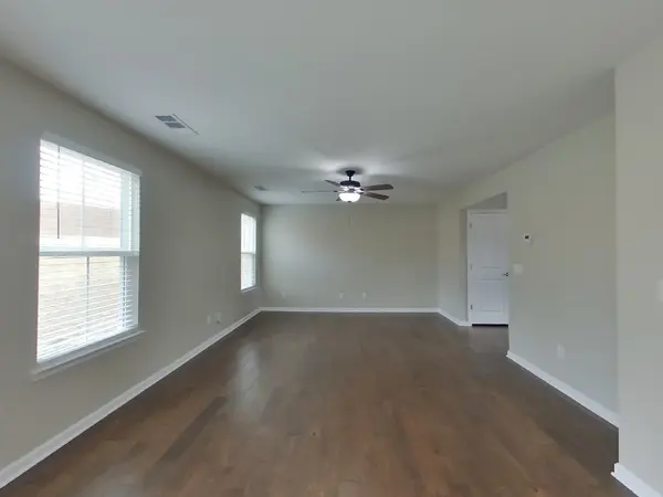 2904 Cherry Point Ln, Columbia, TN 38401