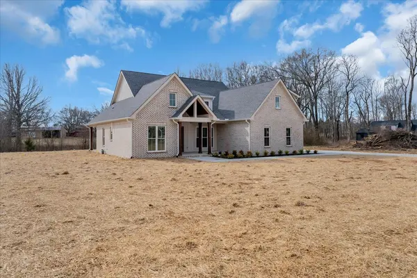 83 Hickory Grove Dr, Morrison, TN 37357