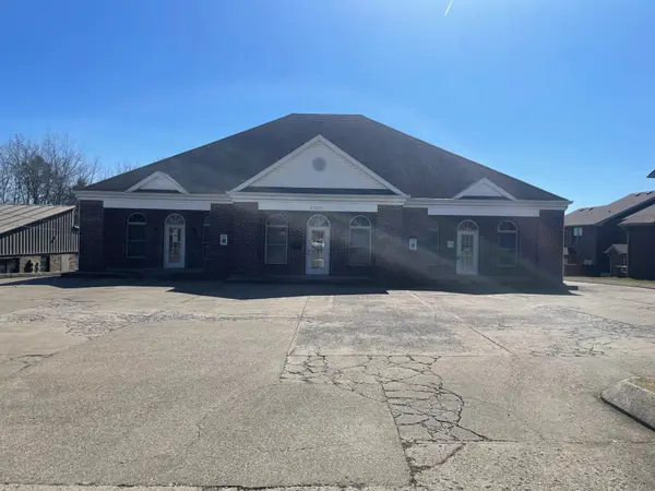 1850 Memorial Dr, Clarksville, TN 37043