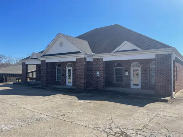 1850 Memorial Dr, Clarksville, TN 37043