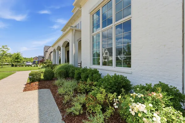1702 Southwick Dr, Brentwood, TN 37027