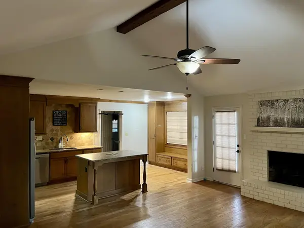 8003 SUNNY CREEK DR, Memphis, TN 38138