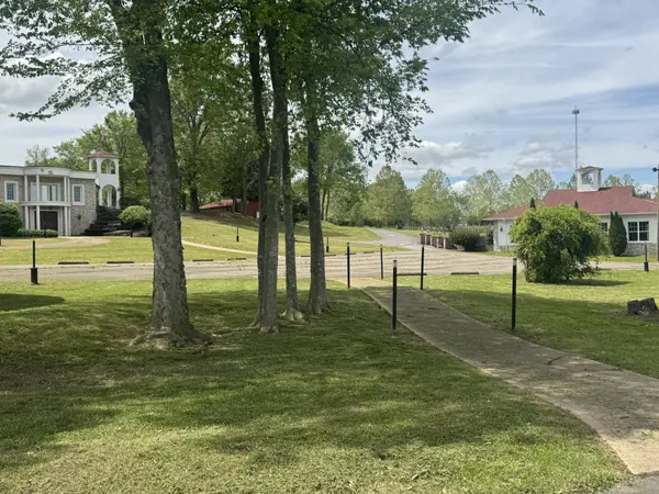 2982 Harvey Bowden Rd, Paris, TN 38242
