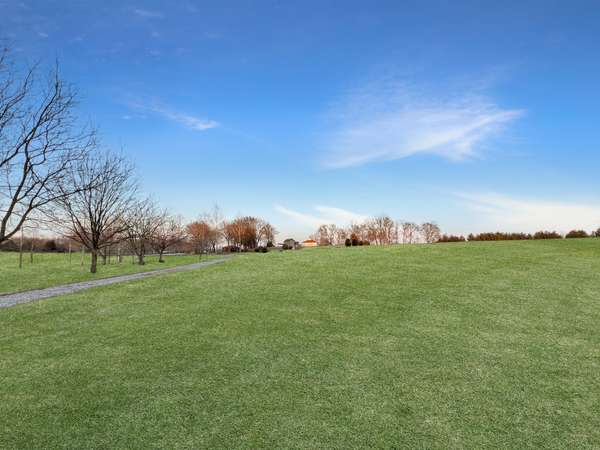 2982 Harvey Bowden Rd, Paris, TN 38242