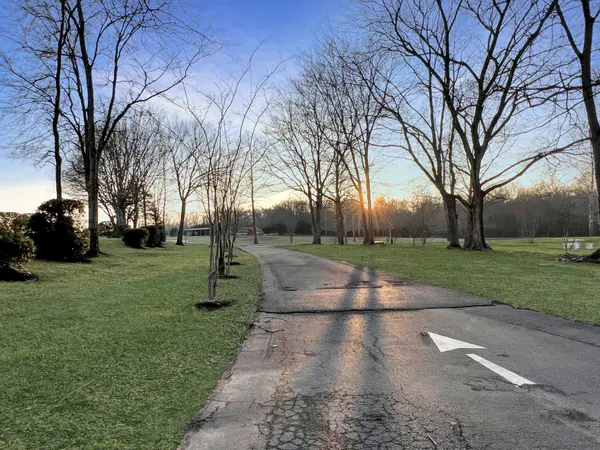 2982 Harvey Bowden Rd, Paris, TN 38242