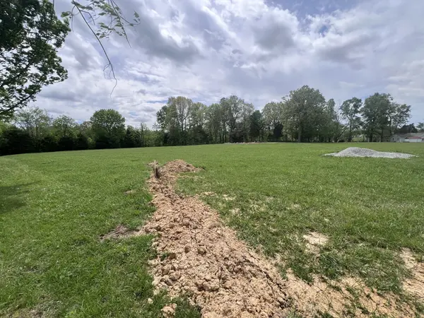 3 Lake Morris Rd, Hopkinsville, KY 42240