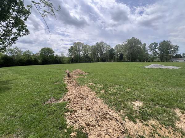3 Lake Morris Rd, Hopkinsville, KY 42240