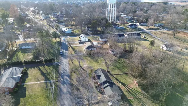 109 7th Ave #NE, Winchester, TN 37398