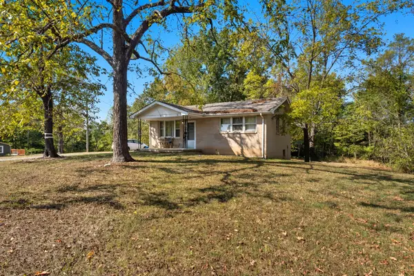 833 Grays Chapel Rd, Southside, TN 37171