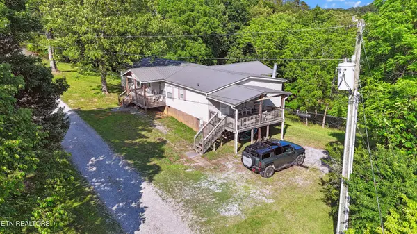 1366 Paradise Lane, Dandridge, TN 37725