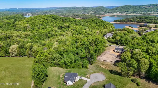 6312 Turners Pond Tr, Russellville, TN 37860