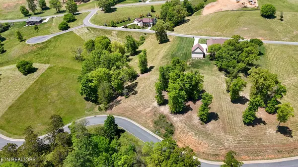 2069 Edgewater Sounds, Morristown, TN 37814
