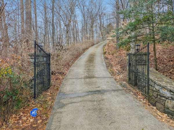 1010 Street Rd, Kingston Springs, TN 37082