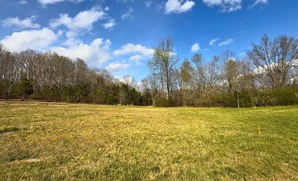 1672 Rabe Coats Rd, Westmoreland, TN 37186