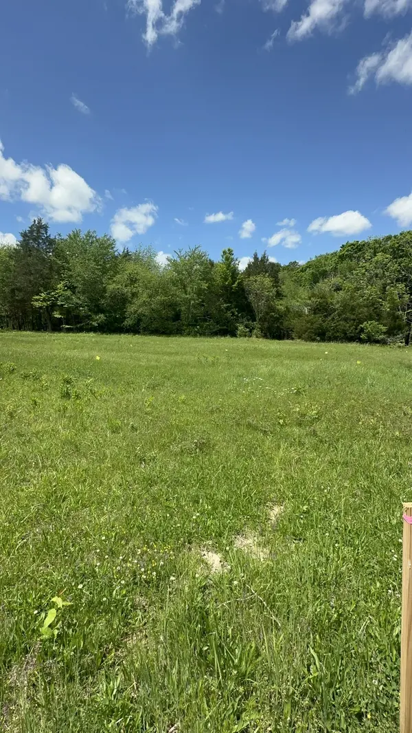 4050 Summit Dr, Greenbrier, TN 37073
