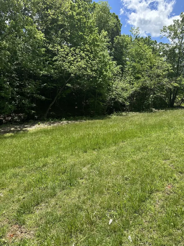 4050 Summit Dr, Greenbrier, TN 37073