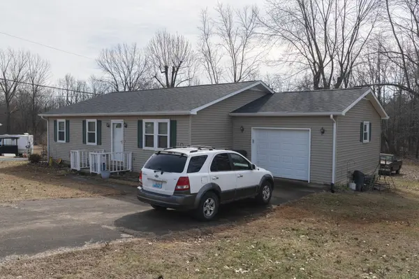 100 Hickory Hollow Dr, Madisonville, KY 42431