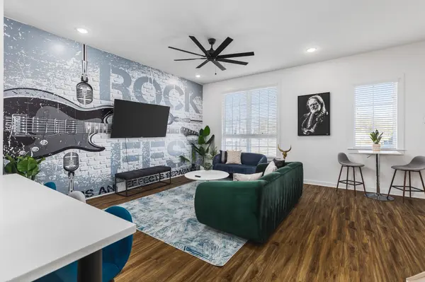 738 Douglas Ave #4, Nashville, TN 37207