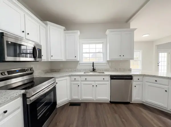 102 Riverbirch Ln, Hendersonville, TN 37075