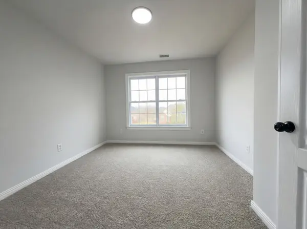 102 Riverbirch Ln, Hendersonville, TN 37075
