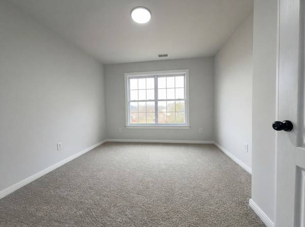 102 Riverbirch Ln, Hendersonville, TN 37075