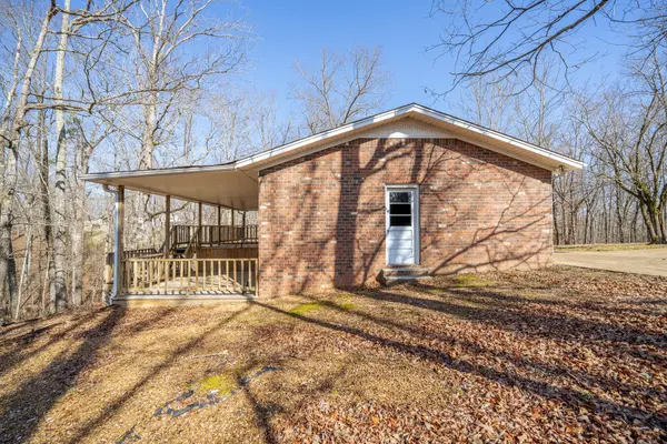 705 HURRICANE HILL DR, Waynesboro, TN 38485