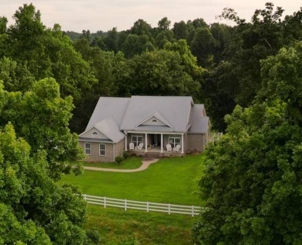 1425 Bartlett Hollow Rd, Petersburg, TN 37144